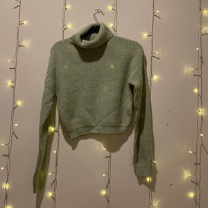 NWT cowl neck crop sweater. Boohoo size small.